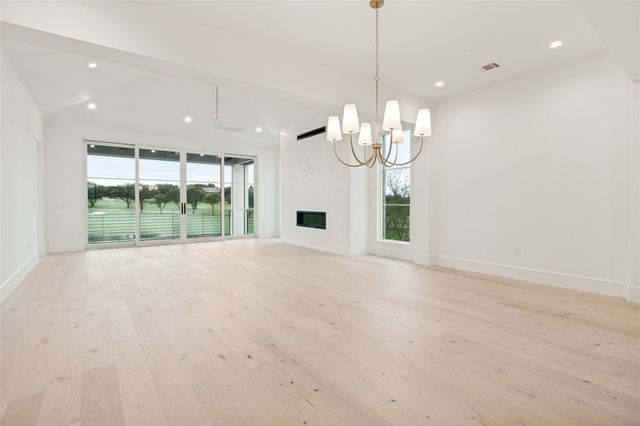 350 N O Connor Ridge Boulevard 21, Irving, TX 75038