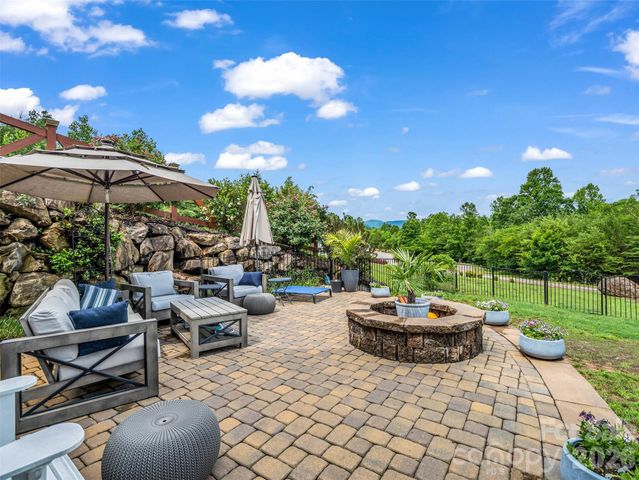 334 Willow Top Lane, Lake Lure, NC 28746