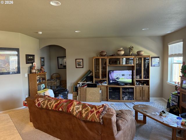 5298 SQUIRREL St, Springfield, OR 97478