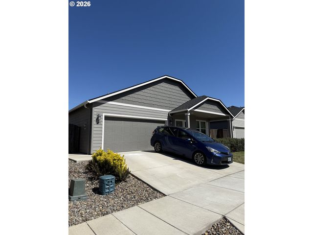 5298 SQUIRREL St, Springfield, OR 97478