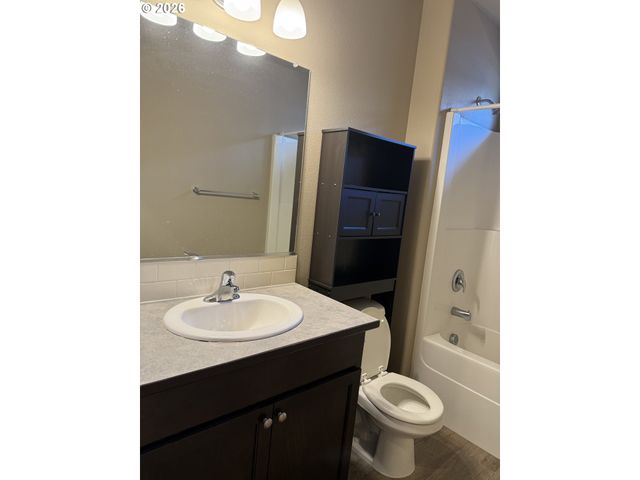 5298 SQUIRREL St, Springfield, OR 97478