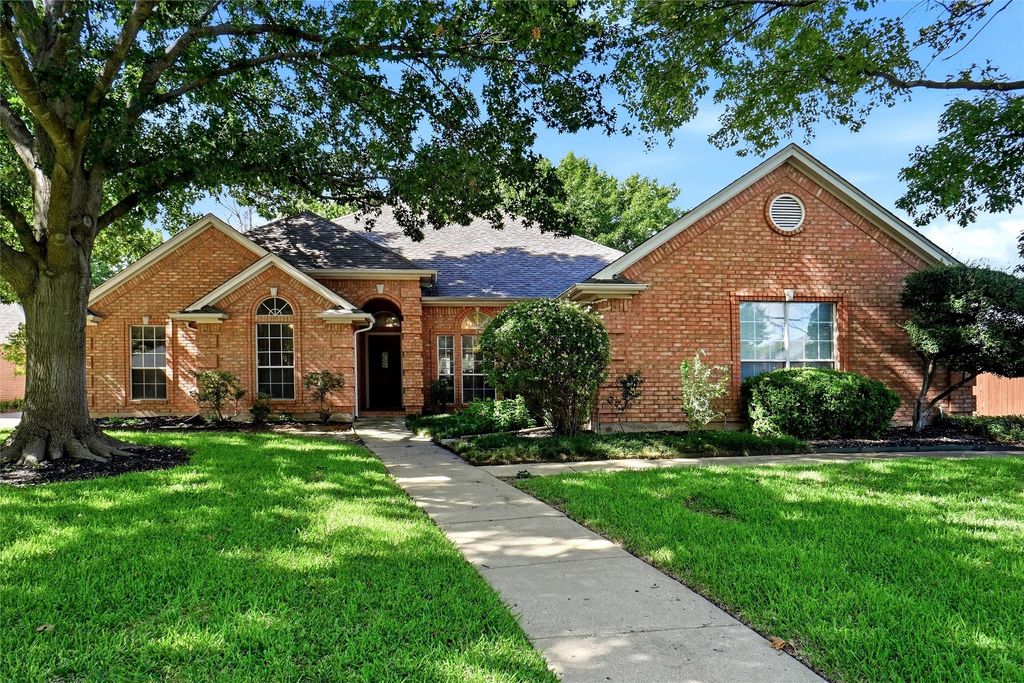 1703 Chretien Point Drive, Mansfield, TX 76063 — exterior