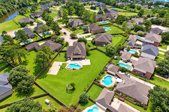 436 Old Orchard Court, Dickinson, TX 77539
