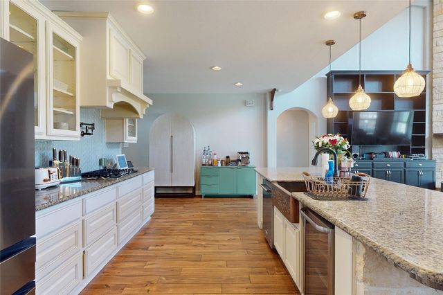 436 Old Orchard Court, Dickinson, TX 77539