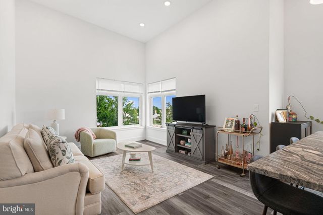 6162 RIDGE AVE, Philadelphia, PA 19128