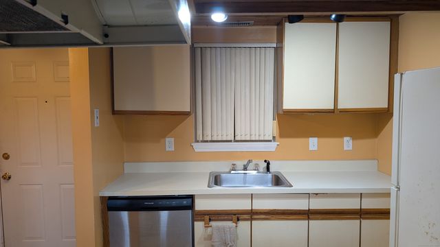 839 Main Street APT 61, Torrington, CT 06790