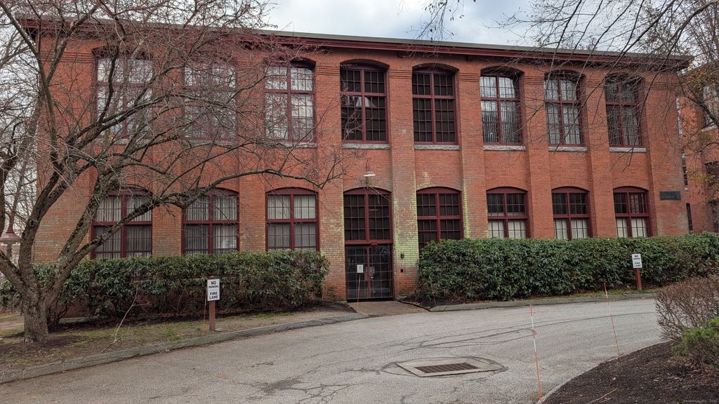 839 Main Street APT 61, Torrington, CT 06790