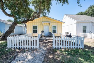 4212 HWY 35 S 23, Rockport, TX 78382