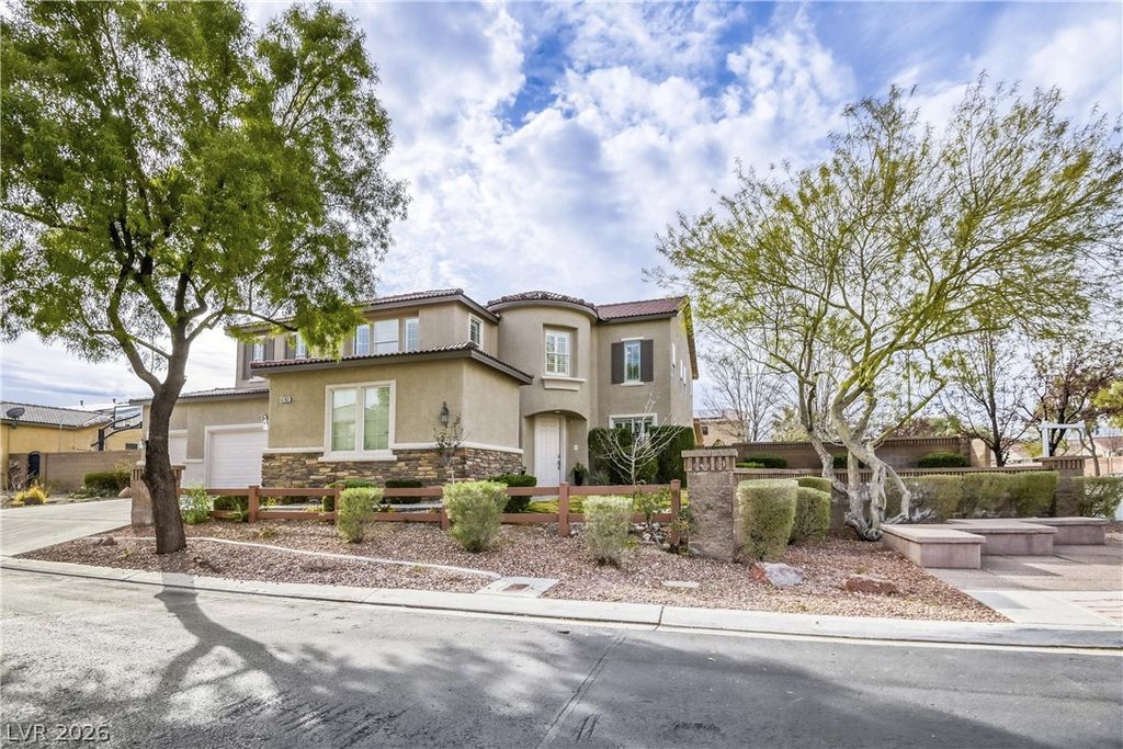 6103 Sundown Crest Street, Las Vegas, NV 89113