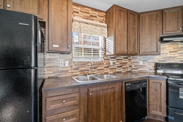 144 Lillian Drive, Dalton, GA 30720