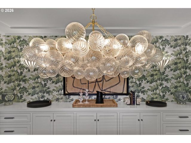 2490 Sw ARDEN Rd, Portland, OR 97201