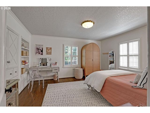 2490 Sw ARDEN Rd, Portland, OR 97201