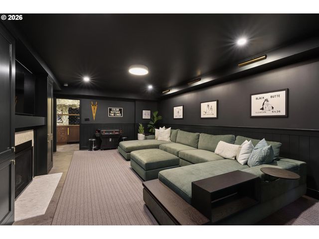 2490 Sw ARDEN Rd, Portland, OR 97201