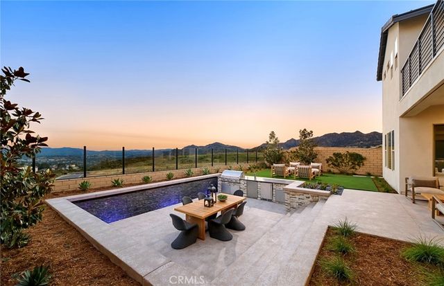 11823 Canoga Avenue, Chatsworth, CA 91311