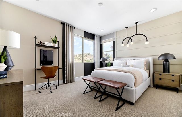 11823 Canoga Avenue, Chatsworth, CA 91311