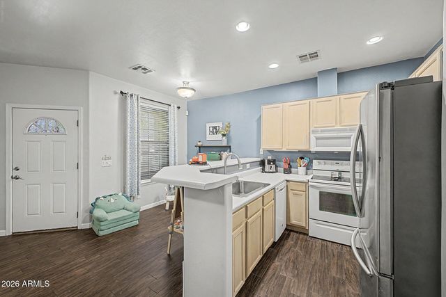 6710 E UNIVERSITY Drive 156, Mesa, AZ 85205