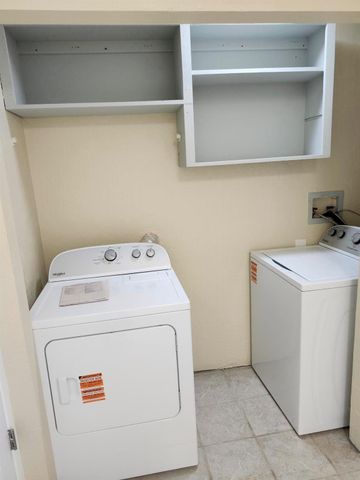 953 NE 34th Street, Oakland Park, FL 33334