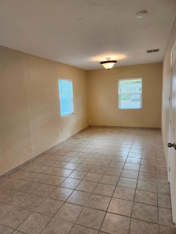 953 NE 34th Street, Oakland Park, FL 33334