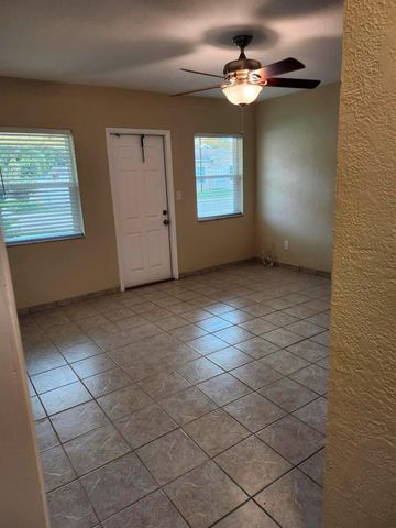 953 NE 34th Street, Oakland Park, FL 33334