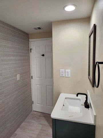 953 NE 34th Street, Oakland Park, FL 33334
