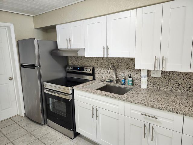953 NE 34th Street, Oakland Park, FL 33334