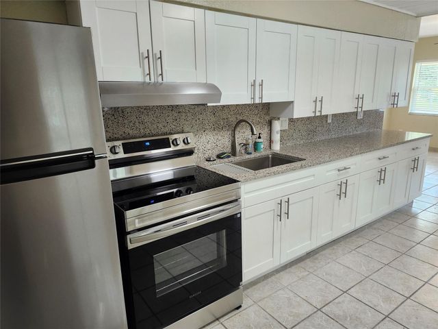 953 NE 34th Street, Oakland Park, FL 33334