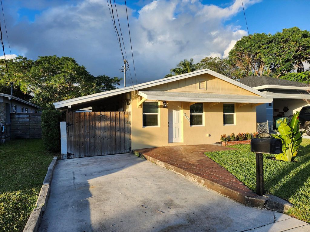 953 NE 34th Street, Oakland Park, FL 33334
