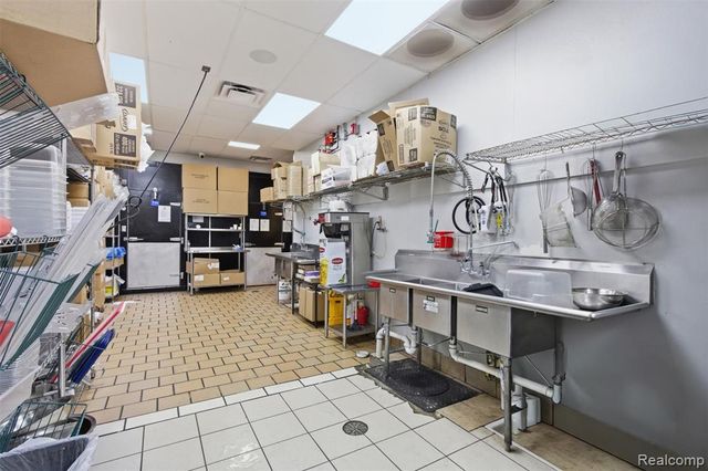 1434 W Big Beaver Road, Troy, MI 48084