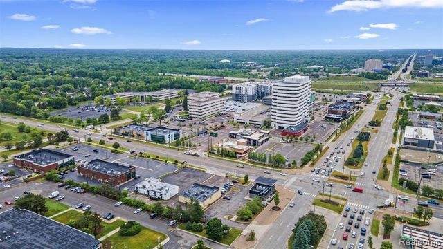 1434 W Big Beaver Road, Troy, MI 48084
