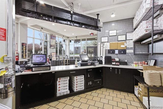 1434 W Big Beaver Road, Troy, MI 48084