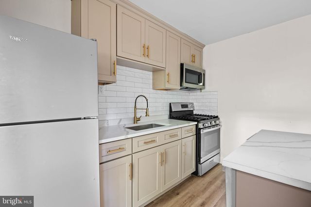 322 S POPPLETON ST, Baltimore, MD 21230