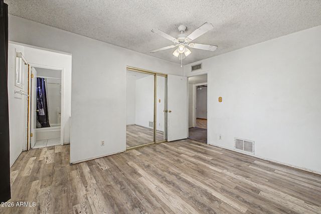 3522 W MERCER Lane, Phoenix, AZ 85029