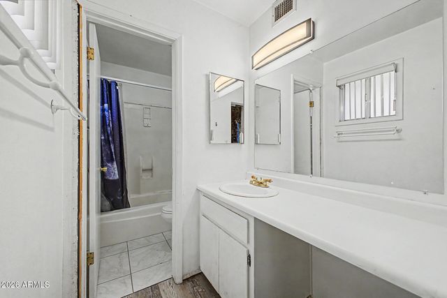 3522 W MERCER Lane, Phoenix, AZ 85029
