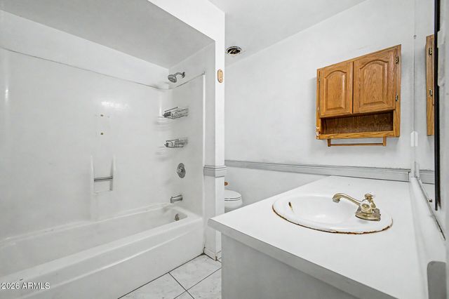3522 W MERCER Lane, Phoenix, AZ 85029