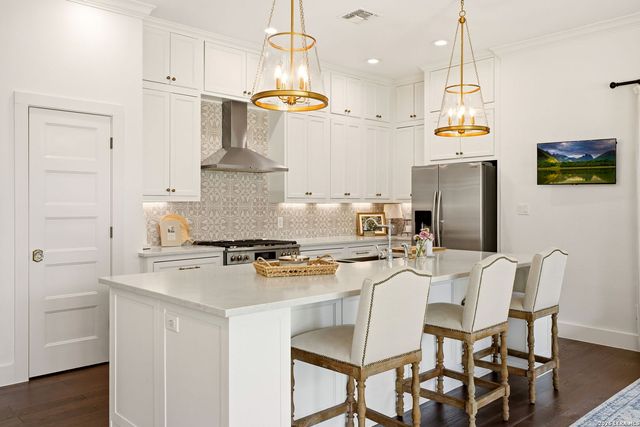 301 OGDEN LN, Alamo Heights, TX 78209