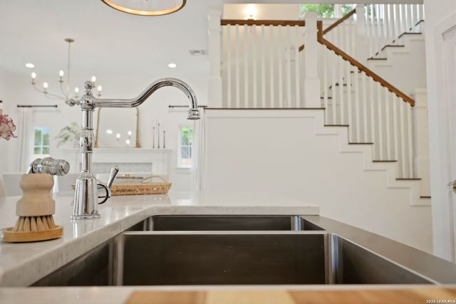 301 OGDEN LN, Alamo Heights, TX 78209