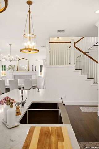 301 OGDEN LN, Alamo Heights, TX 78209