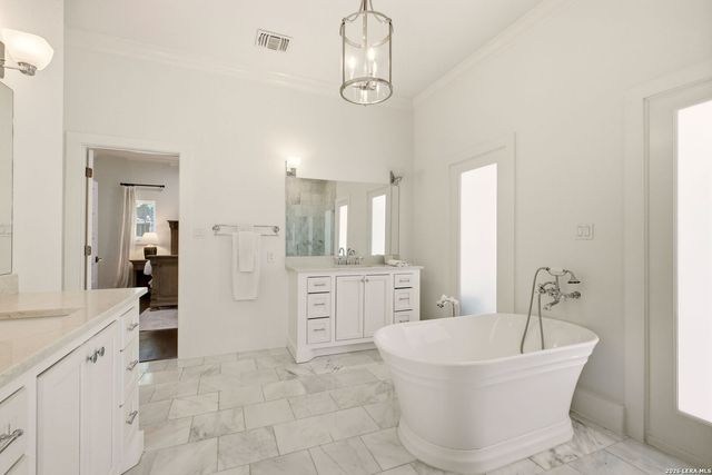 301 OGDEN LN, Alamo Heights, TX 78209