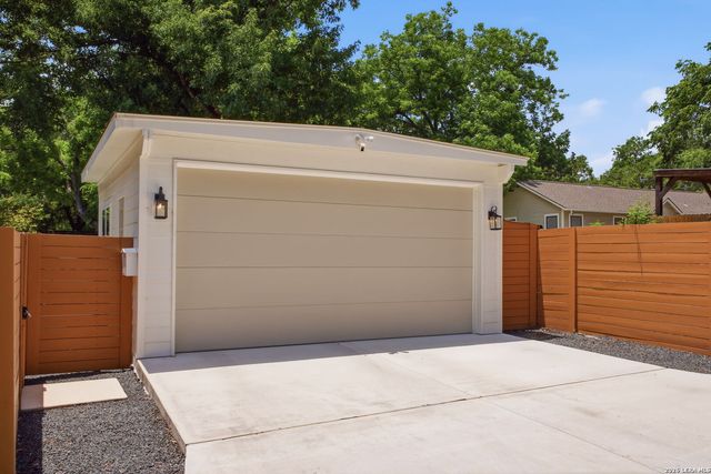 301 OGDEN LN, Alamo Heights, TX 78209