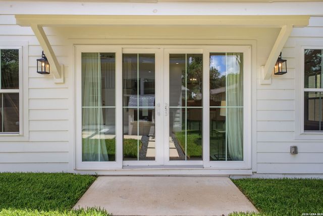 301 OGDEN LN, Alamo Heights, TX 78209