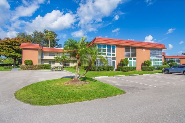 16 Vista Palm Lane 201, Vero Beach, FL 32962