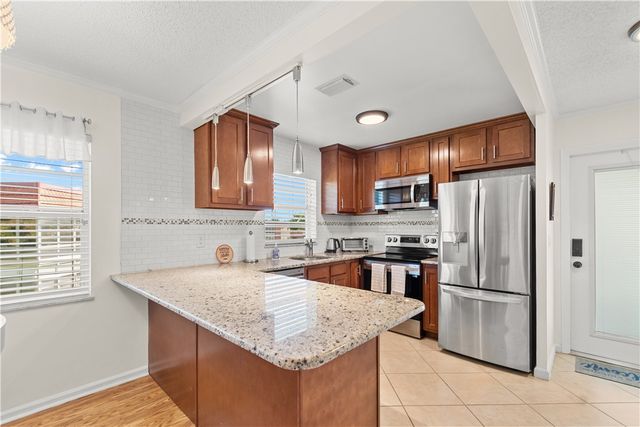 16 Vista Palm Lane 201, Vero Beach, FL 32962