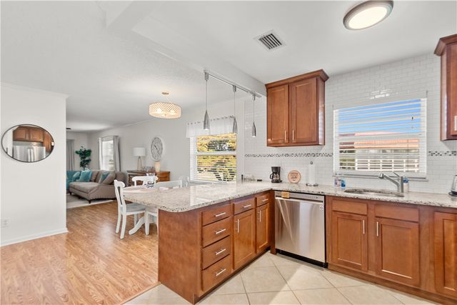 16 Vista Palm Lane 201, Vero Beach, FL 32962