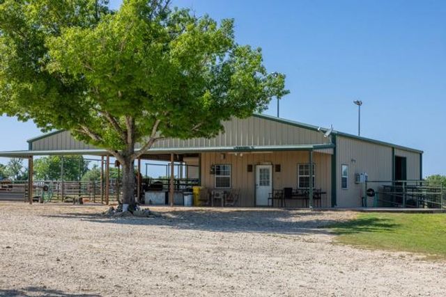 6808 Cedar Hill Road, Brenham, TX 77833