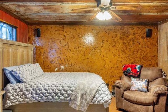 6808 Cedar Hill Road, Brenham, TX 77833