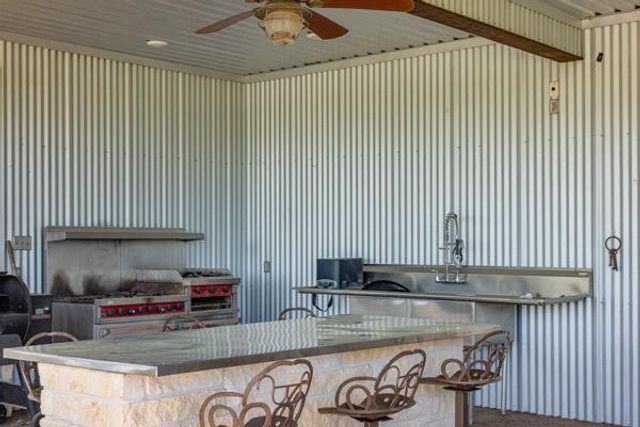 6808 Cedar Hill Road, Brenham, TX 77833