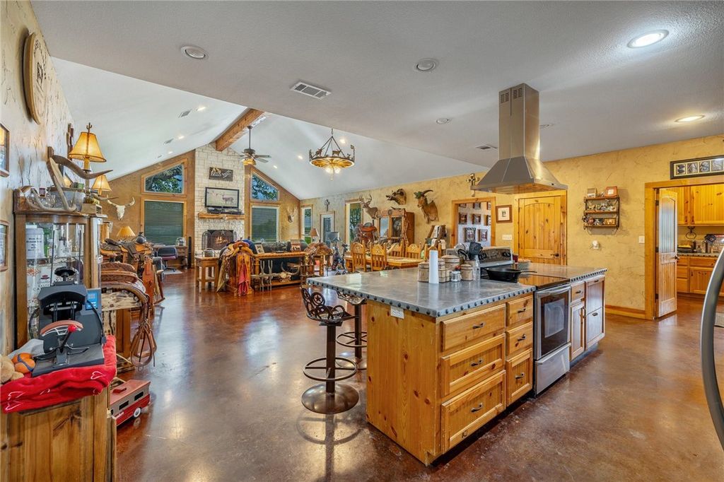 6808 Cedar Hill Road, Brenham, TX 77833 — photo 5