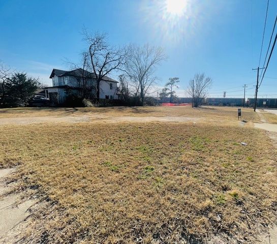 7905 Ivory Lane, Dallas, TX 75216