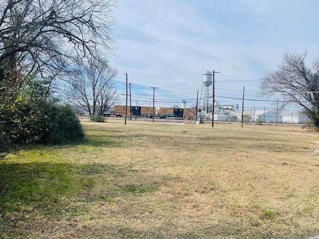 7905 Ivory Lane, Dallas, TX 75216