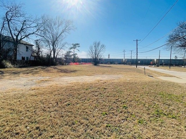 7905 Ivory Lane, Dallas, TX 75216